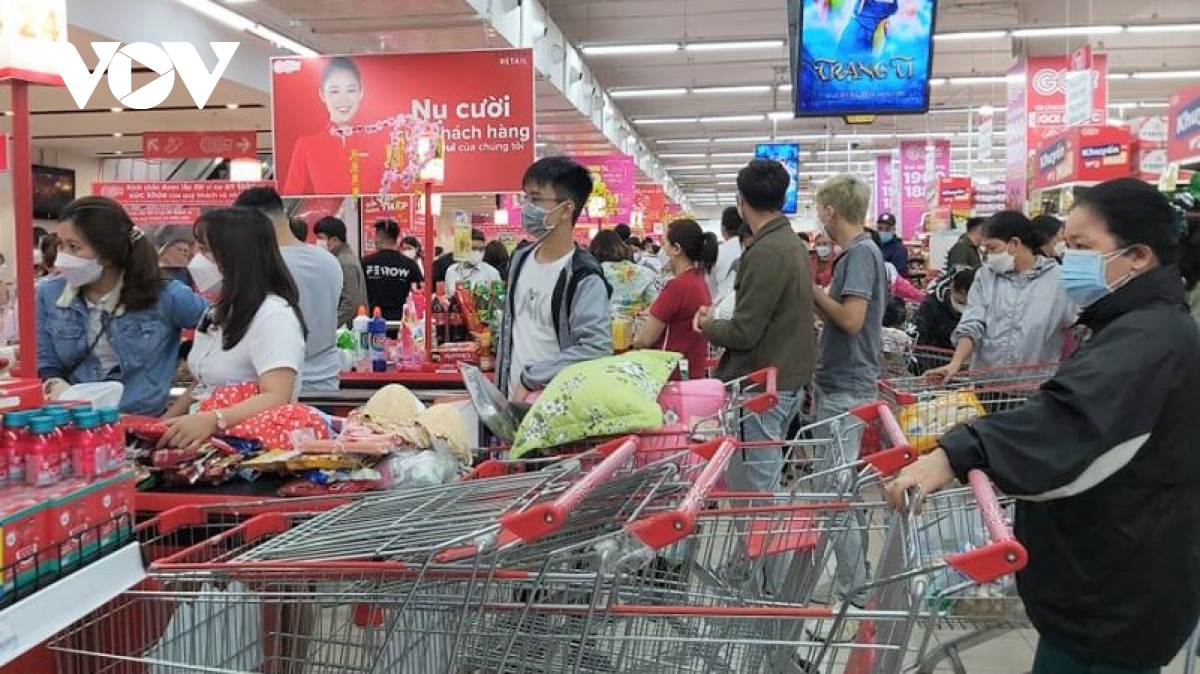 Người dân Đà Nẵng bắt đầu mua sắm Tết, siêu thị, tiểu thương phấn khởi